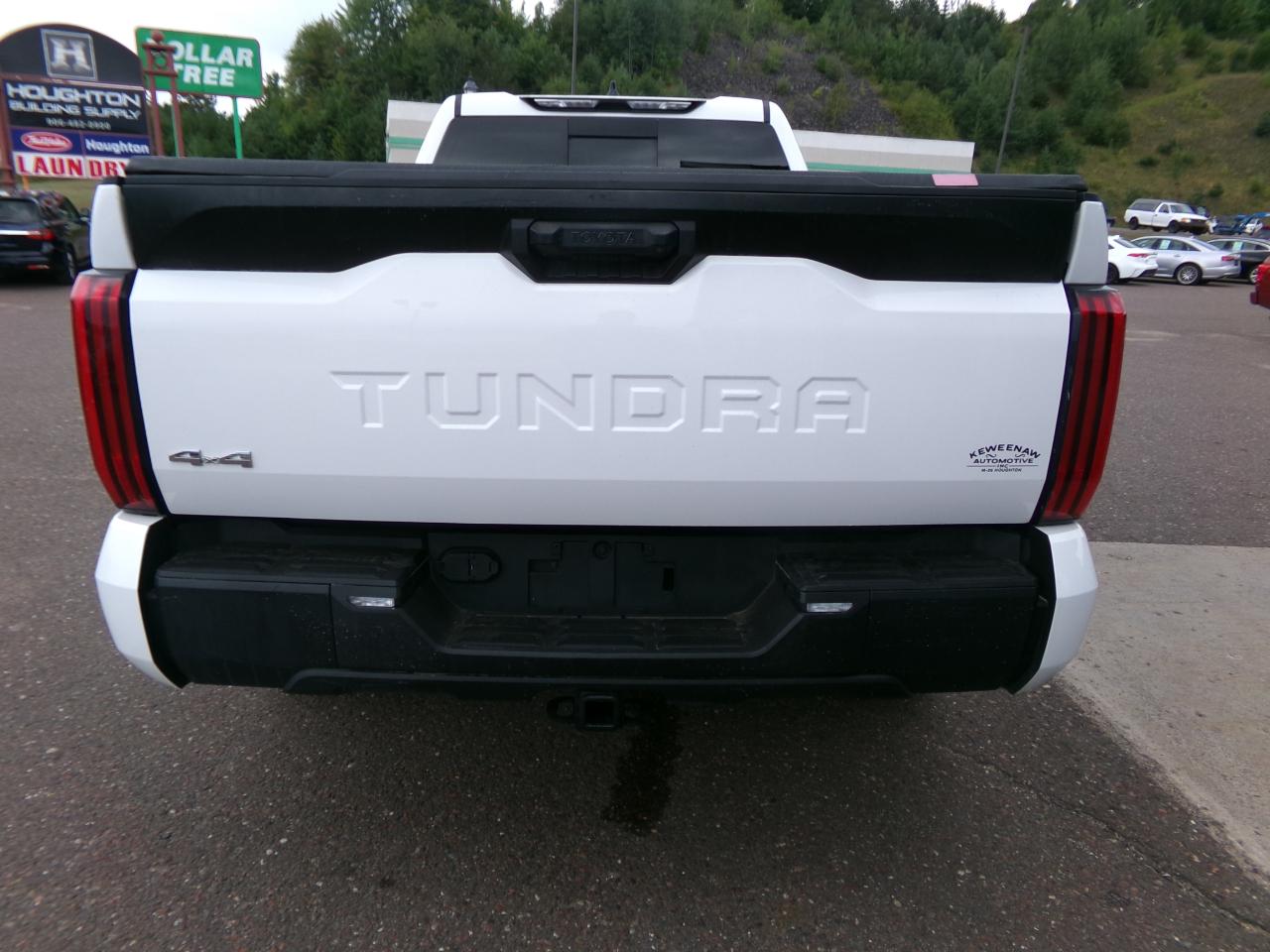 Toyota Tundra 4WD SR5 Double Cab 6.5' Bed (Natl) 2022