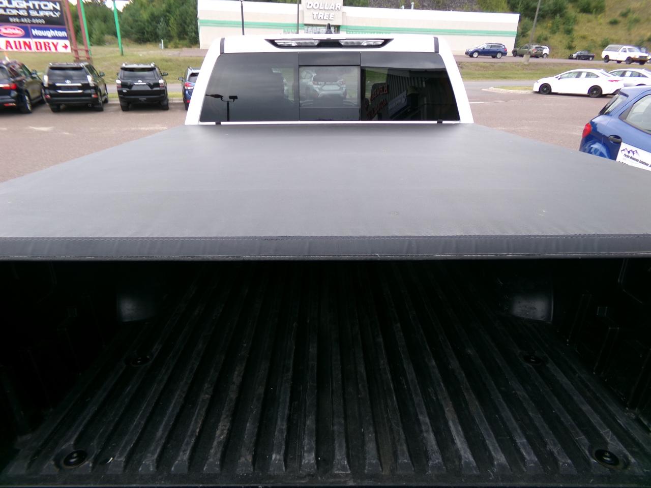Toyota Tundra 4WD SR5 Double Cab 6.5' Bed (Natl) 2022