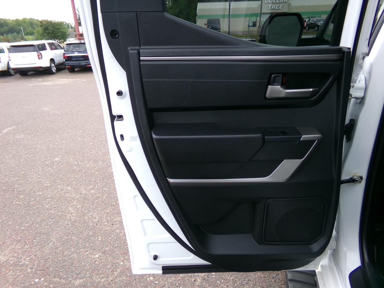 Toyota Tundra 4WD SR5 Double Cab 6.5' Bed (Natl) 2022