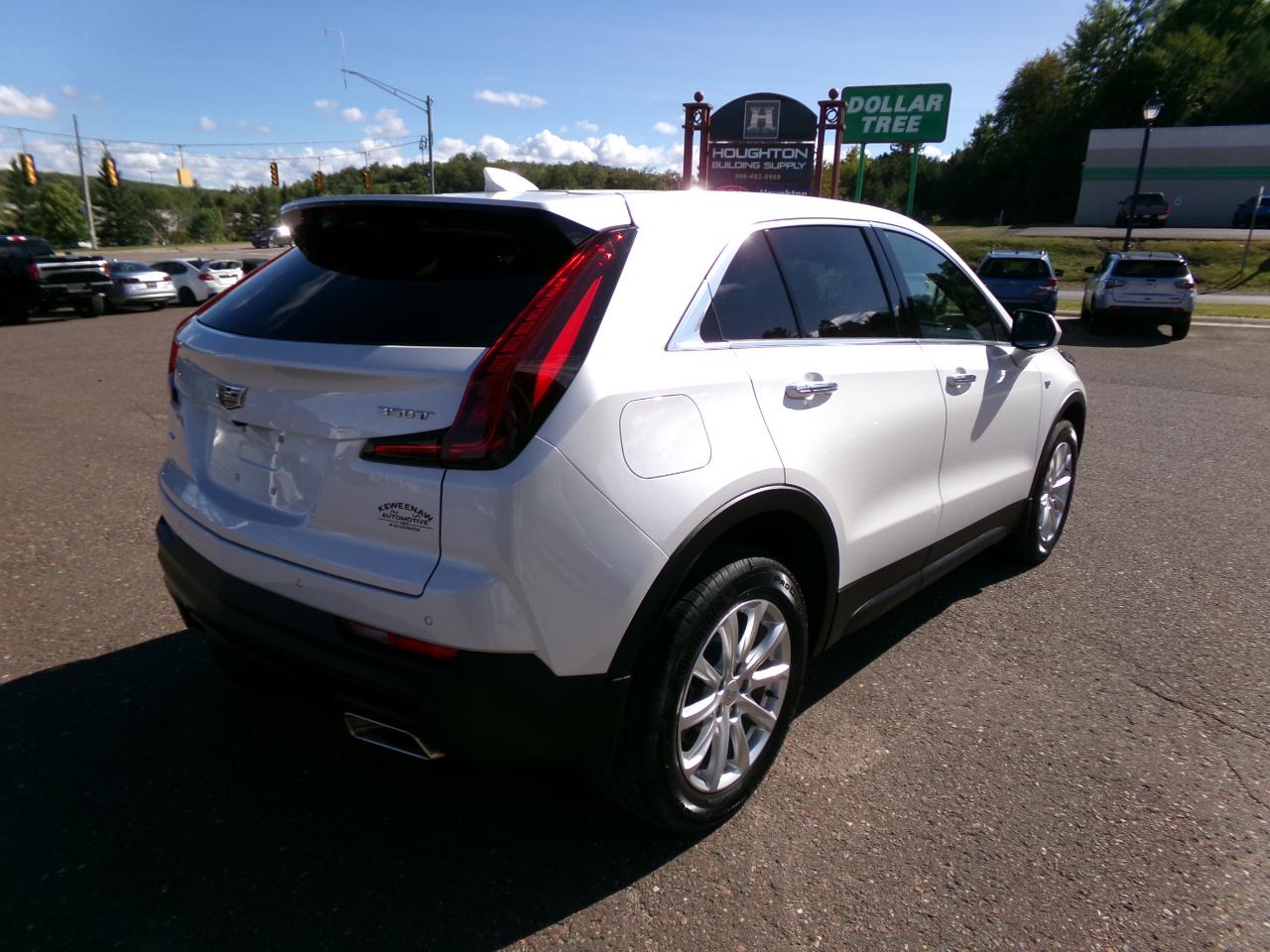 Cadillac XT4 AWD 4dr Luxury 2023