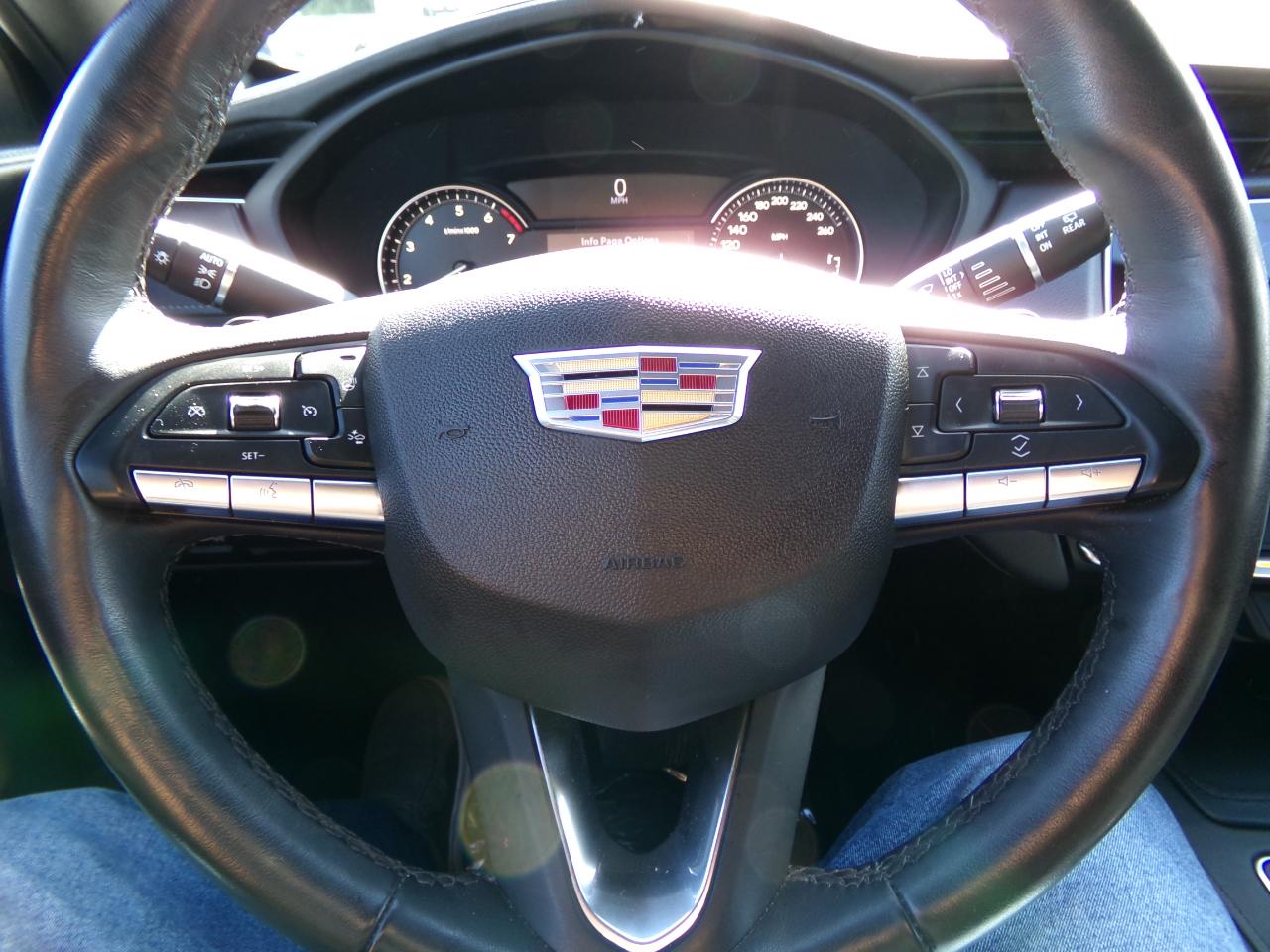 Cadillac XT4 AWD 4dr Luxury 2023