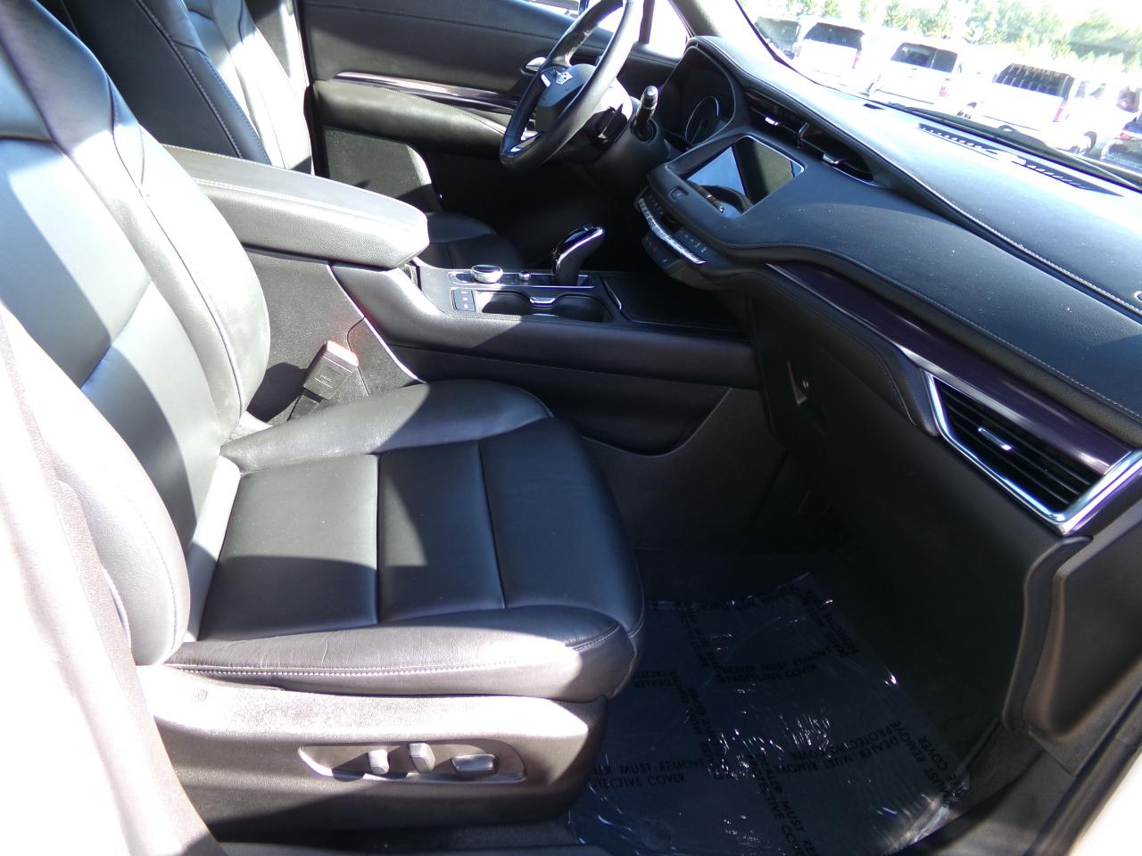 Cadillac XT4 AWD 4dr Luxury 2023