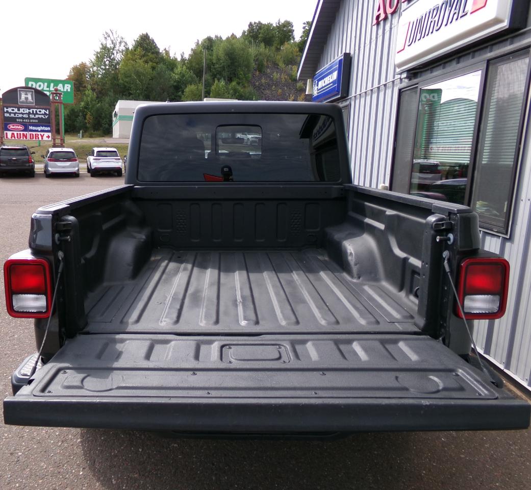 Jeep Gladiator Overland 4x4 *Ltd Avail* 2023