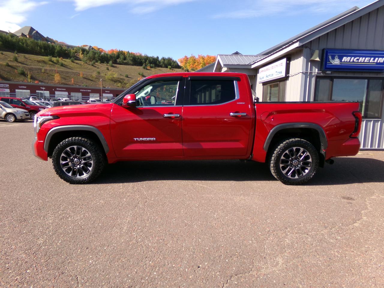 Toyota Tundra 4WD Limited CrewMax 5.5' Bed (Natl) 2022