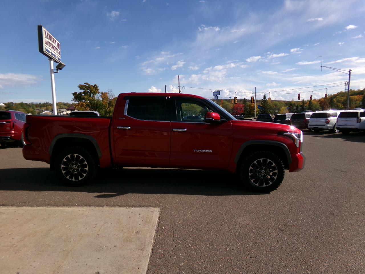 Toyota Tundra 4WD Limited CrewMax 5.5' Bed (Natl) 2022