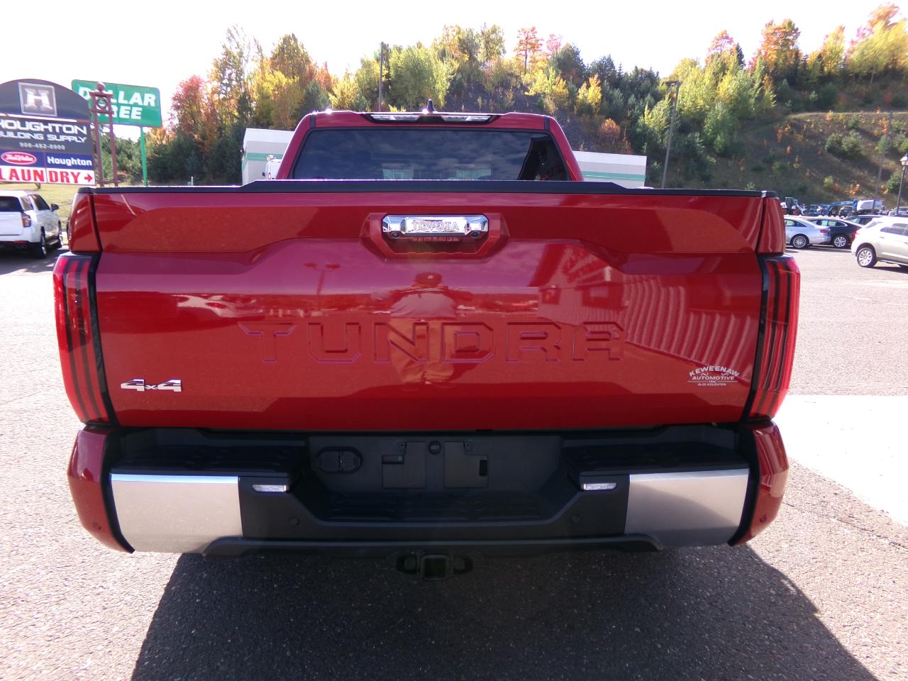 Toyota Tundra 4WD Limited CrewMax 5.5' Bed (Natl) 2022