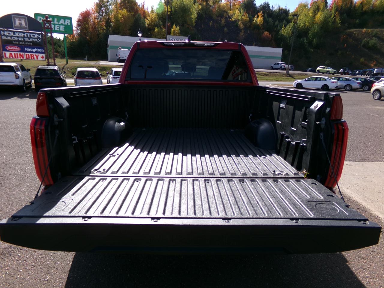 Toyota Tundra 4WD Limited CrewMax 5.5' Bed (Natl) 2022