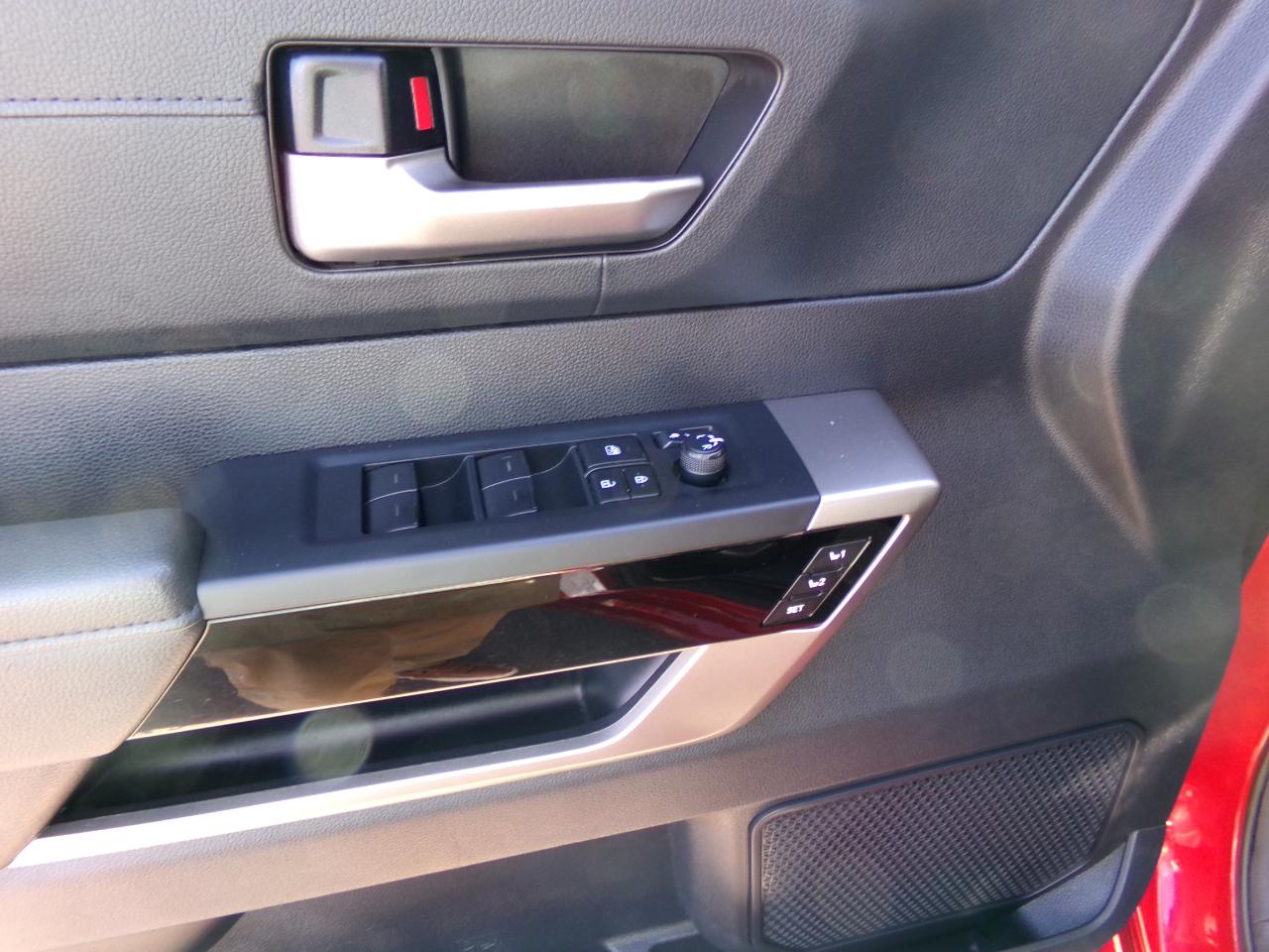 Toyota Tundra 4WD Limited CrewMax 5.5' Bed (Natl) 2022