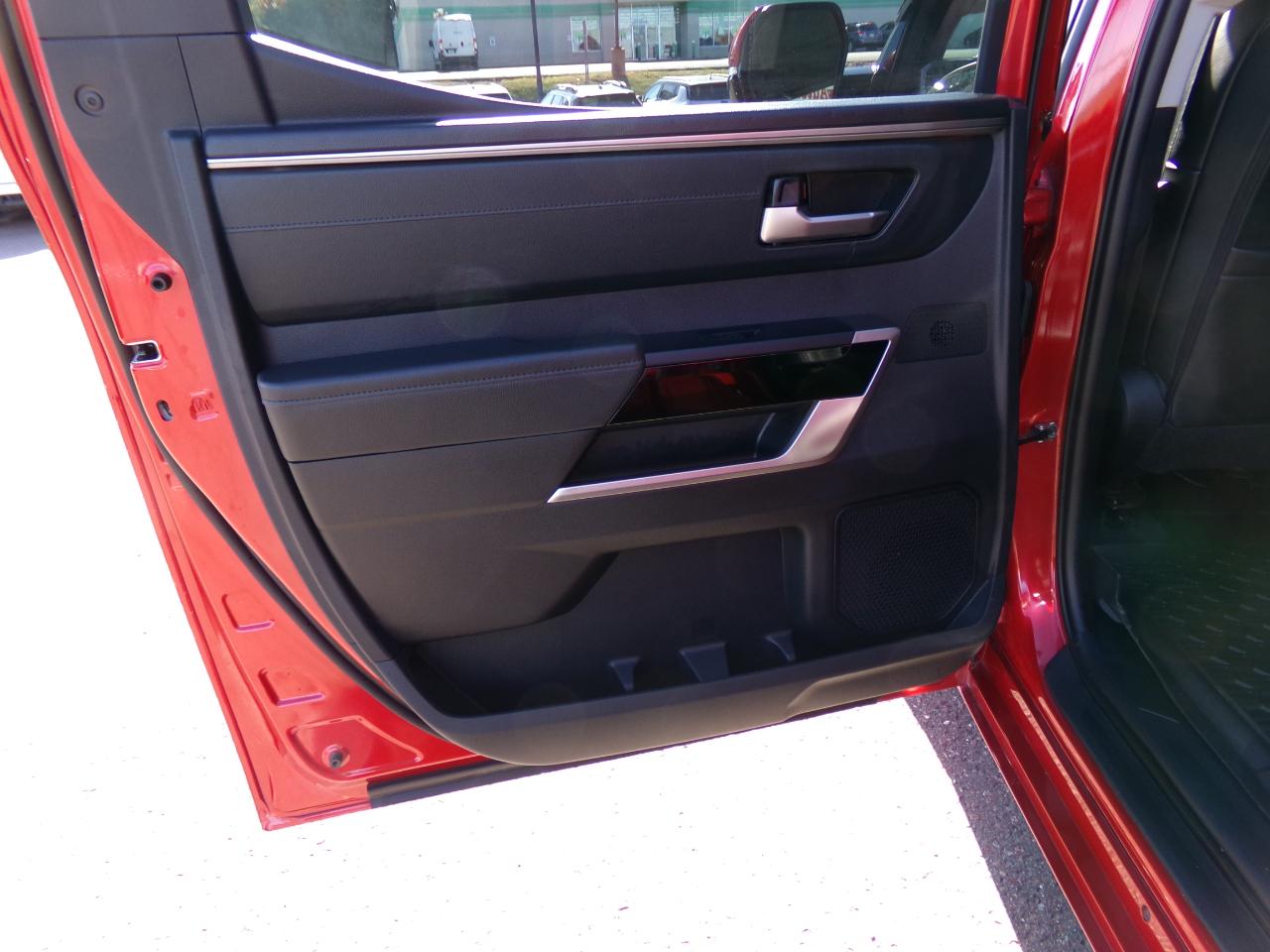 Toyota Tundra 4WD Limited CrewMax 5.5' Bed (Natl) 2022