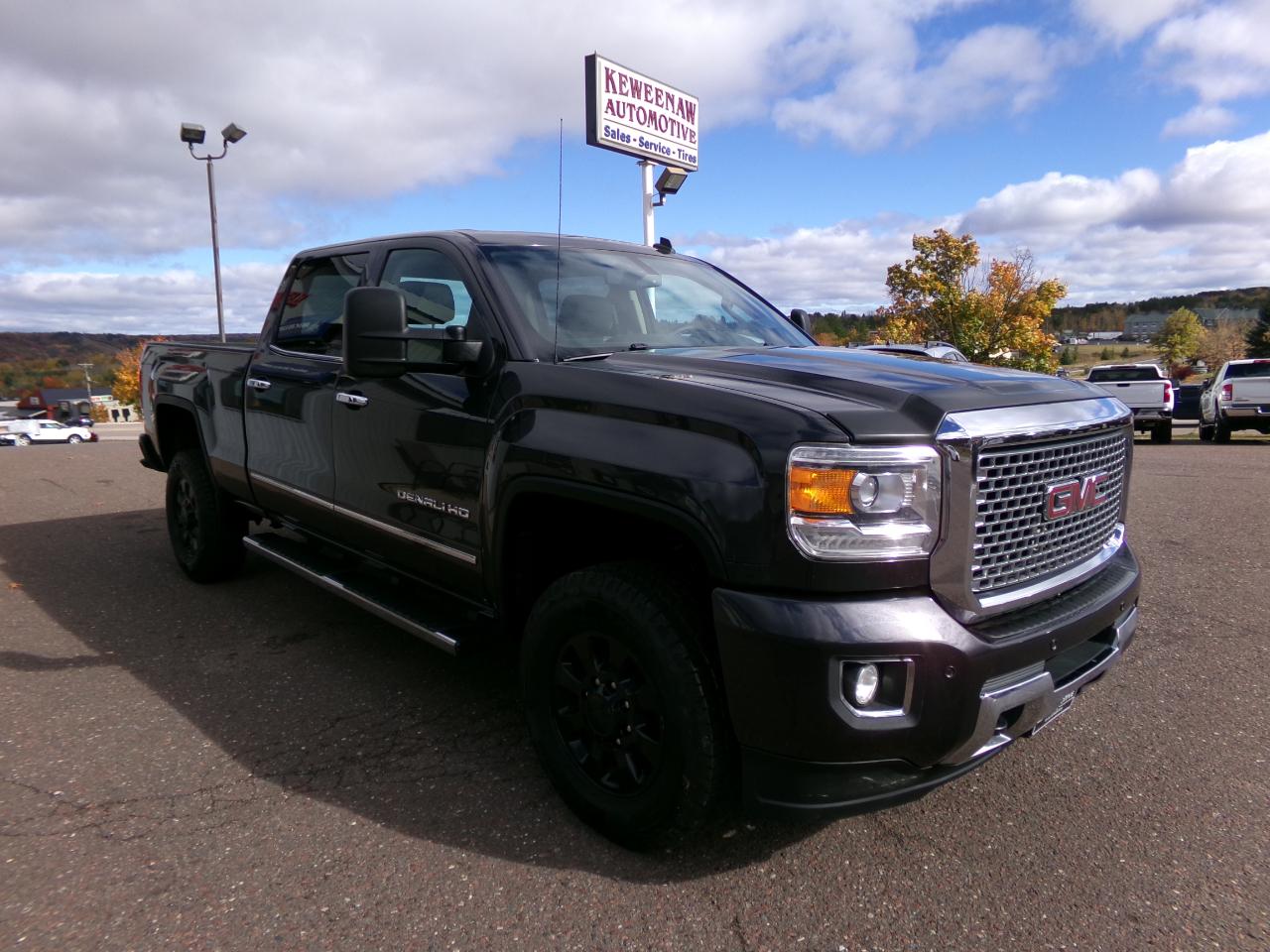 GMC Sierra 2500HD 4WD Crew Cab 153.7" Denali 2015