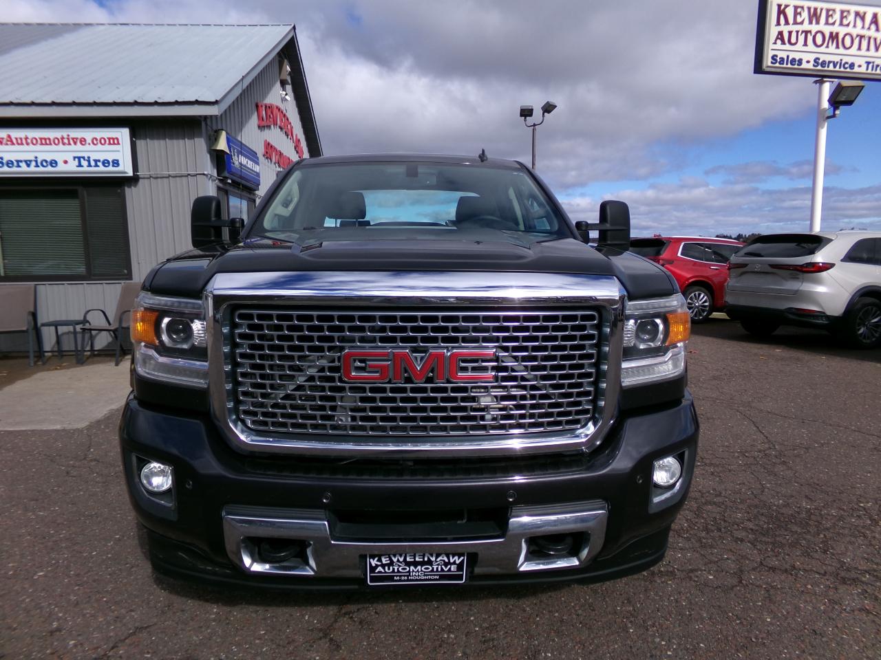 GMC Sierra 2500HD 4WD Crew Cab 153.7" Denali 2015
