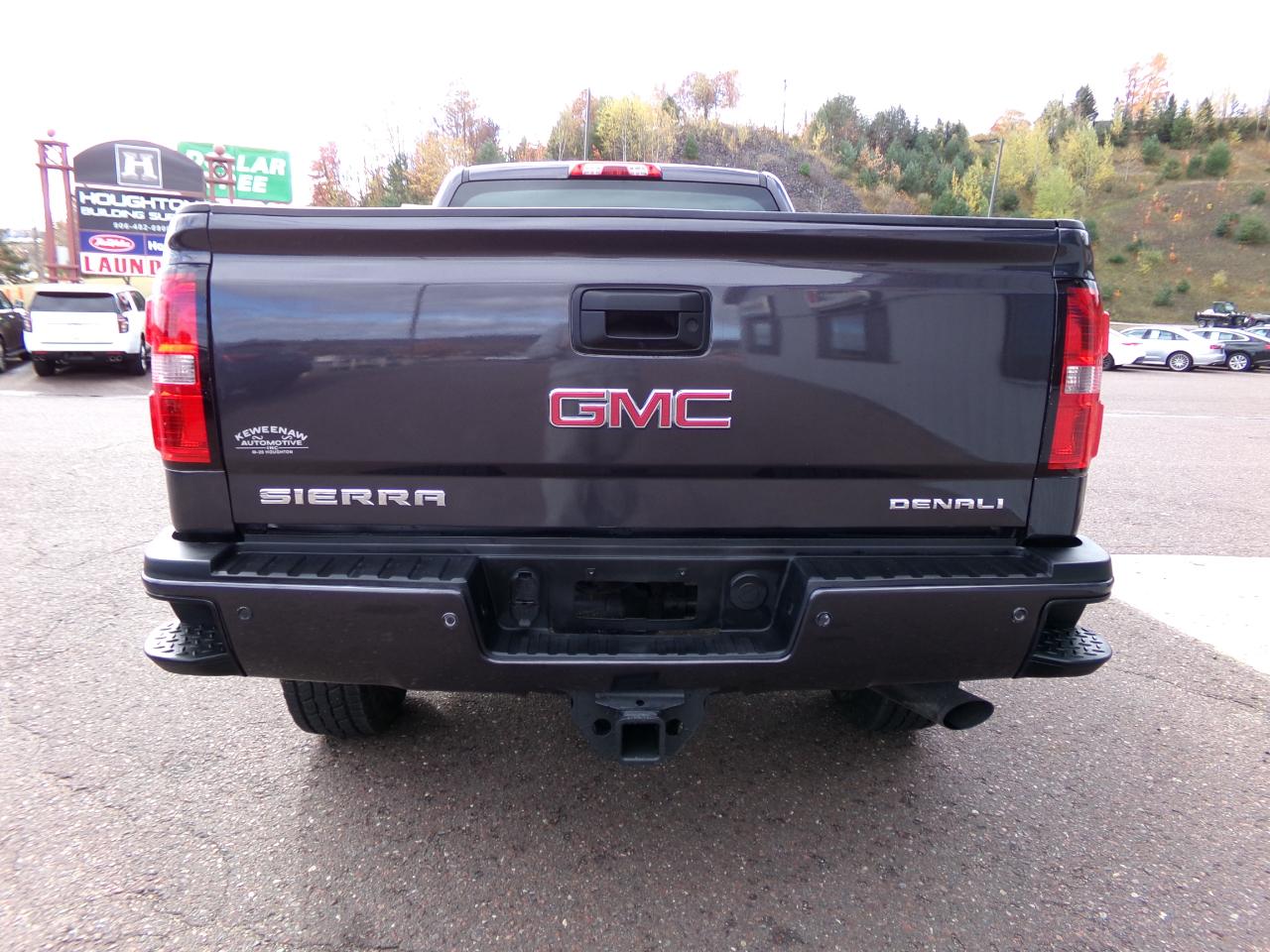 GMC Sierra 2500HD 4WD Crew Cab 153.7" Denali 2015