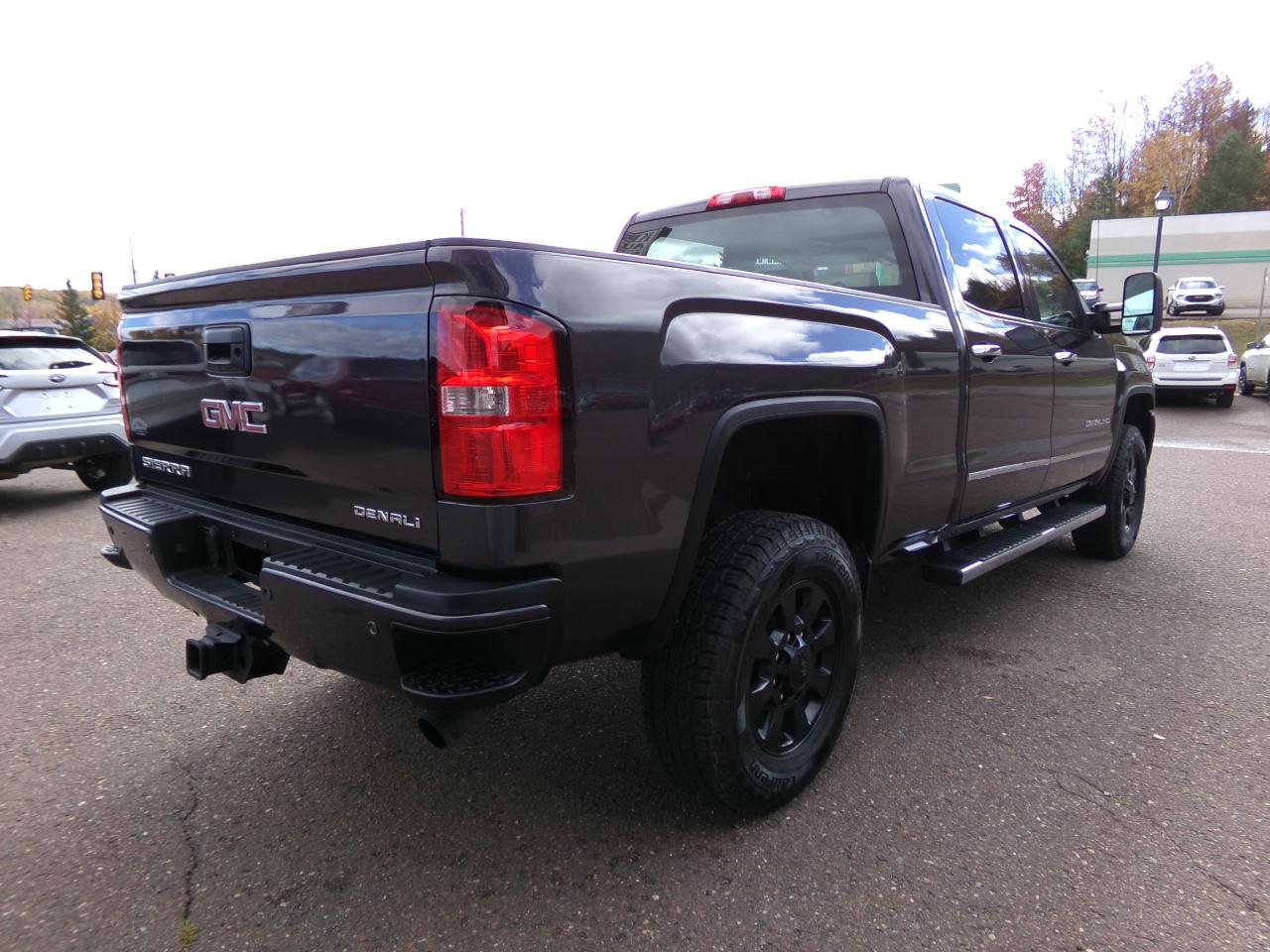 GMC Sierra 2500HD 4WD Crew Cab 153.7" Denali 2015