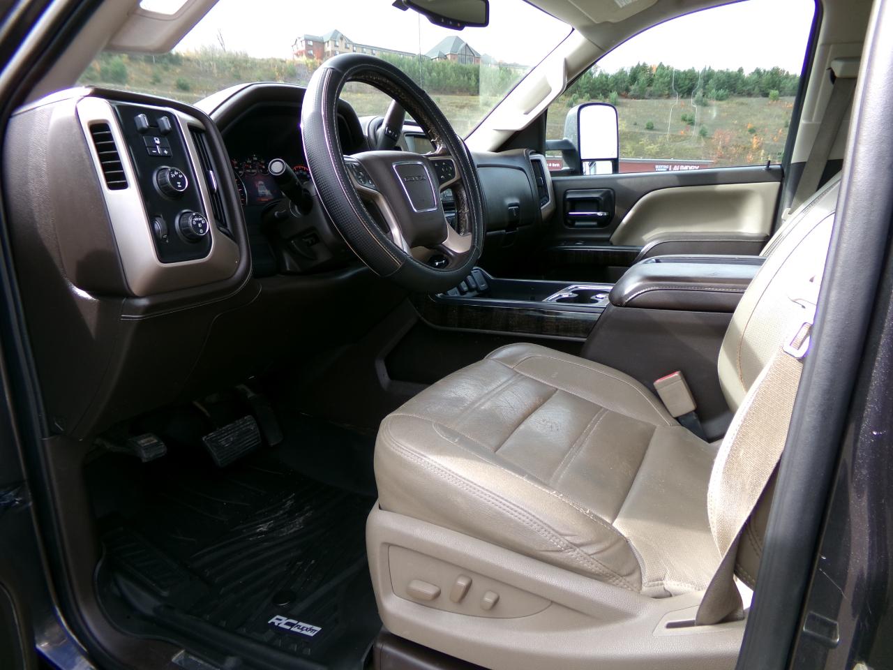 GMC Sierra 2500HD 4WD Crew Cab 153.7" Denali 2015