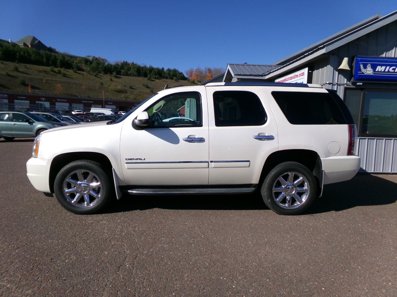 GMC Yukon AWD 4dr 1500 Denali 2013