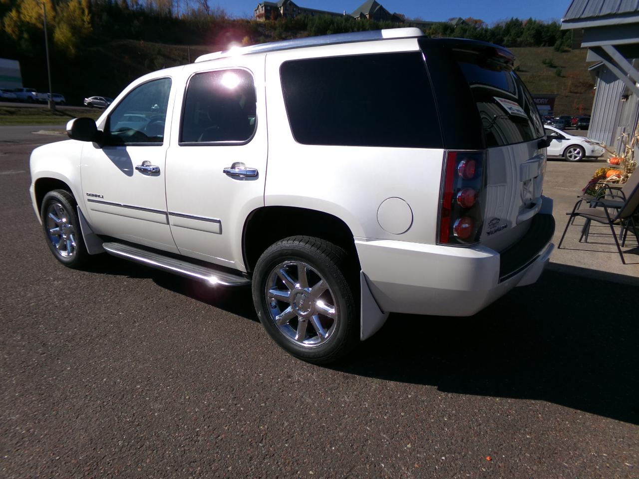 GMC Yukon AWD 4dr 1500 Denali 2013