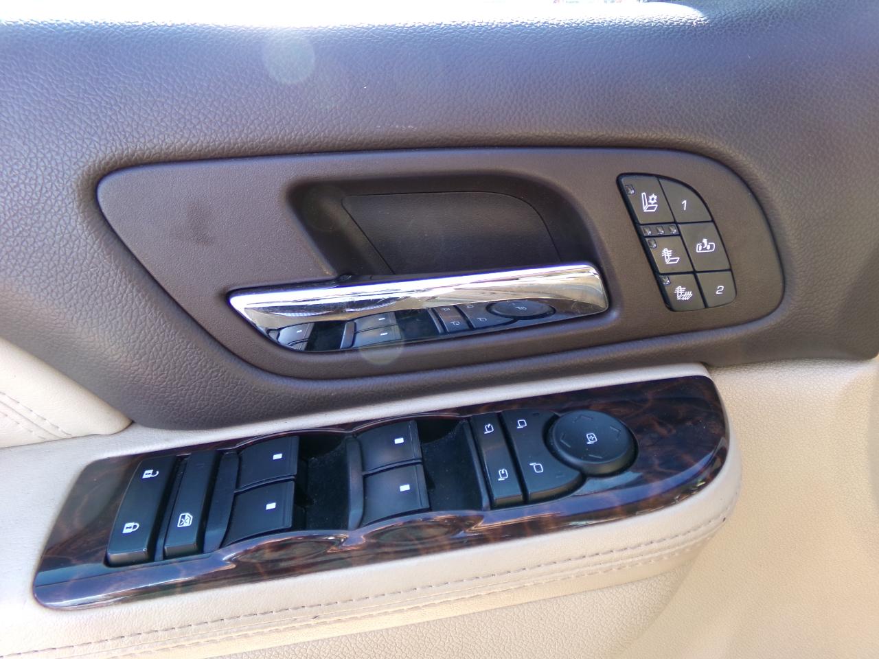 GMC Yukon AWD 4dr 1500 Denali 2013