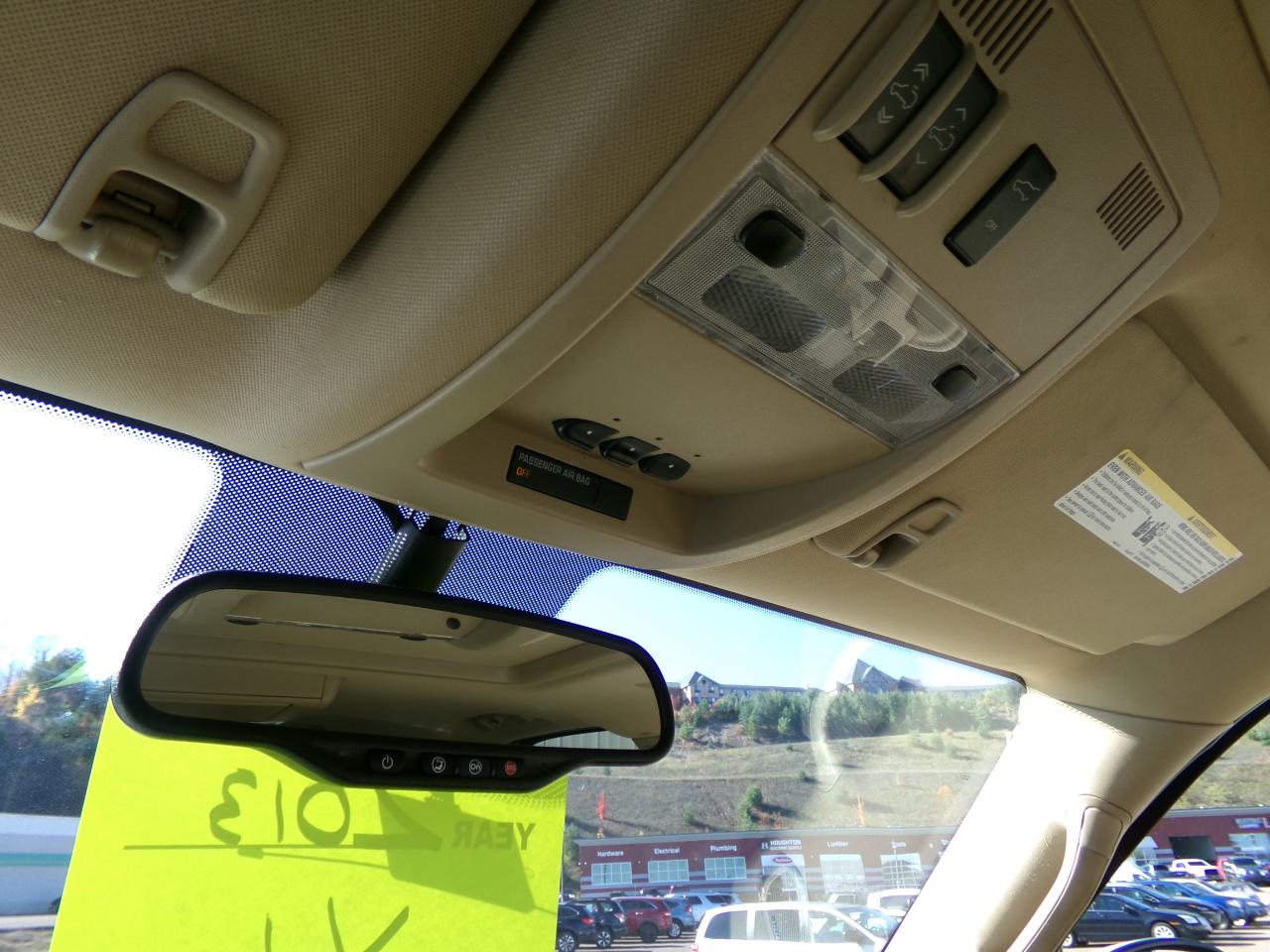 GMC Yukon AWD 4dr 1500 Denali 2013