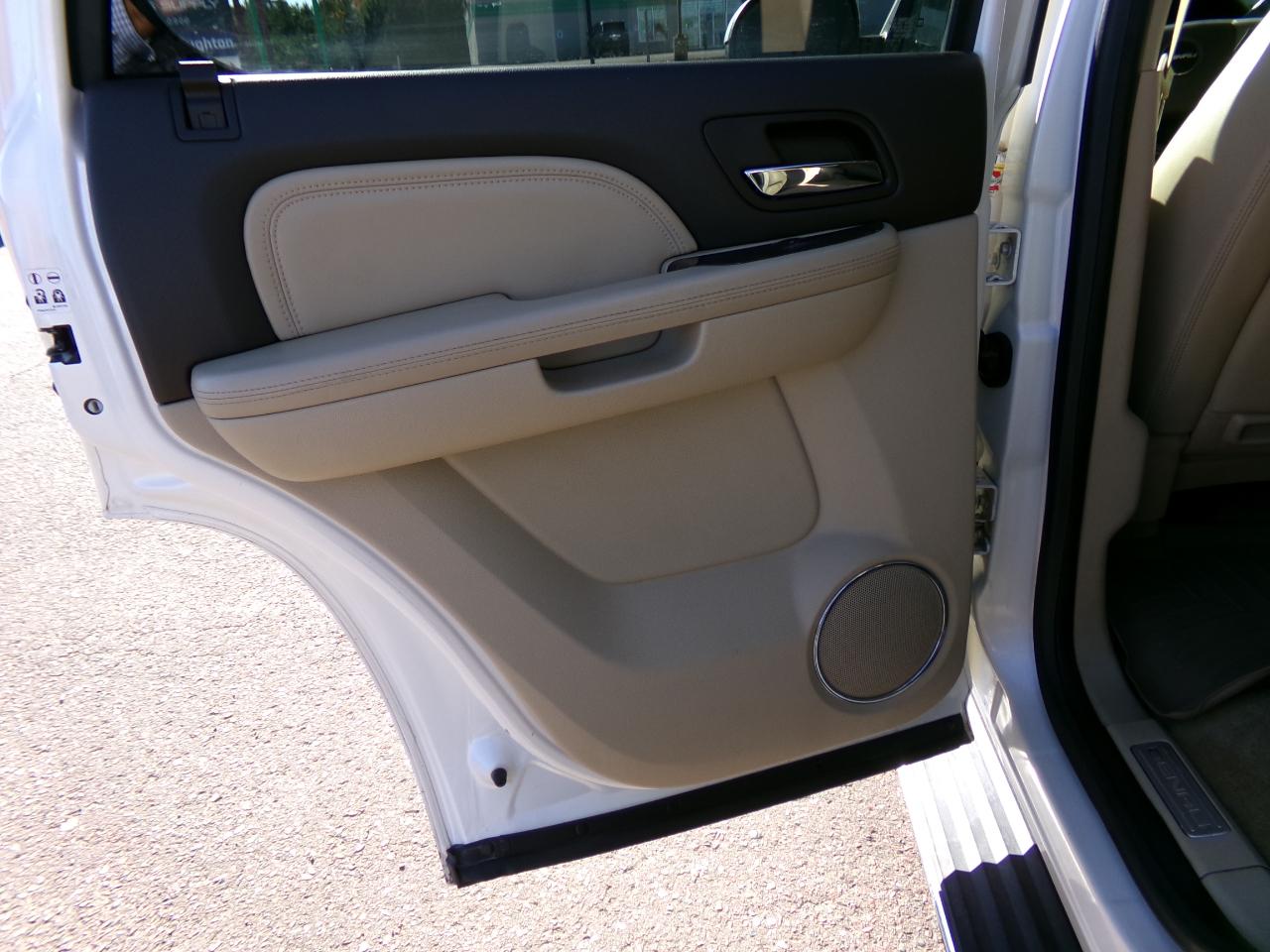 GMC Yukon AWD 4dr 1500 Denali 2013