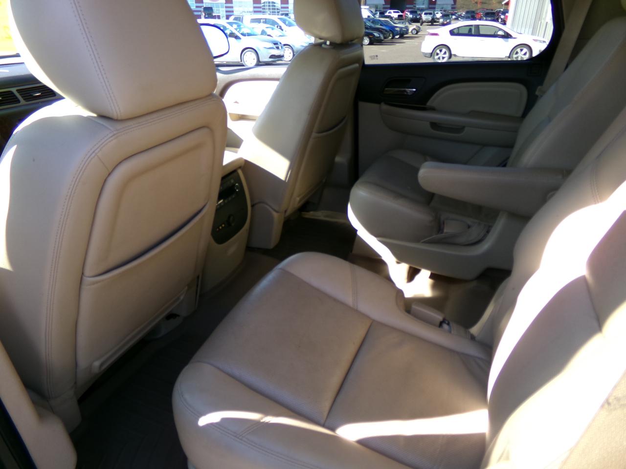 GMC Yukon AWD 4dr 1500 Denali 2013