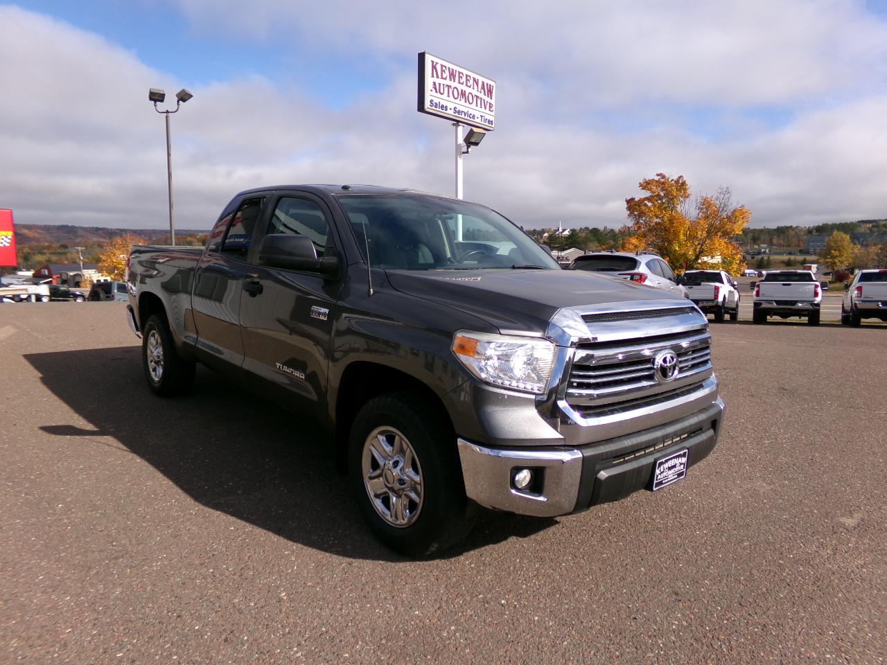 Toyota Tundra 4WD Truck Double Cab 5.7L V8 6-Spd AT SR5 (Natl) 2016