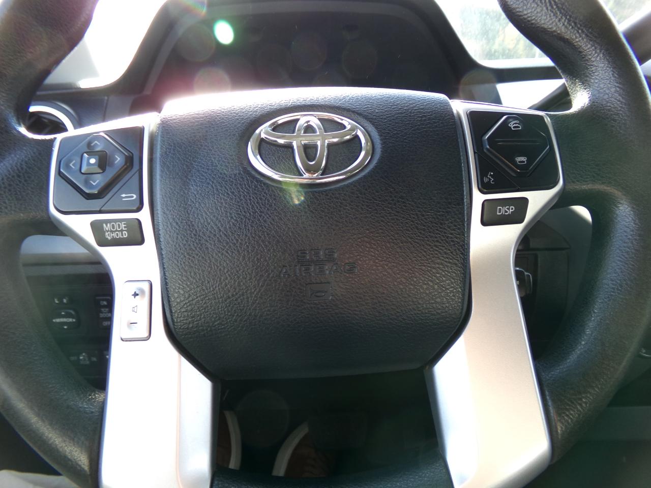 Toyota Tundra 4WD Truck Double Cab 5.7L V8 6-Spd AT SR5 (Natl) 2016
