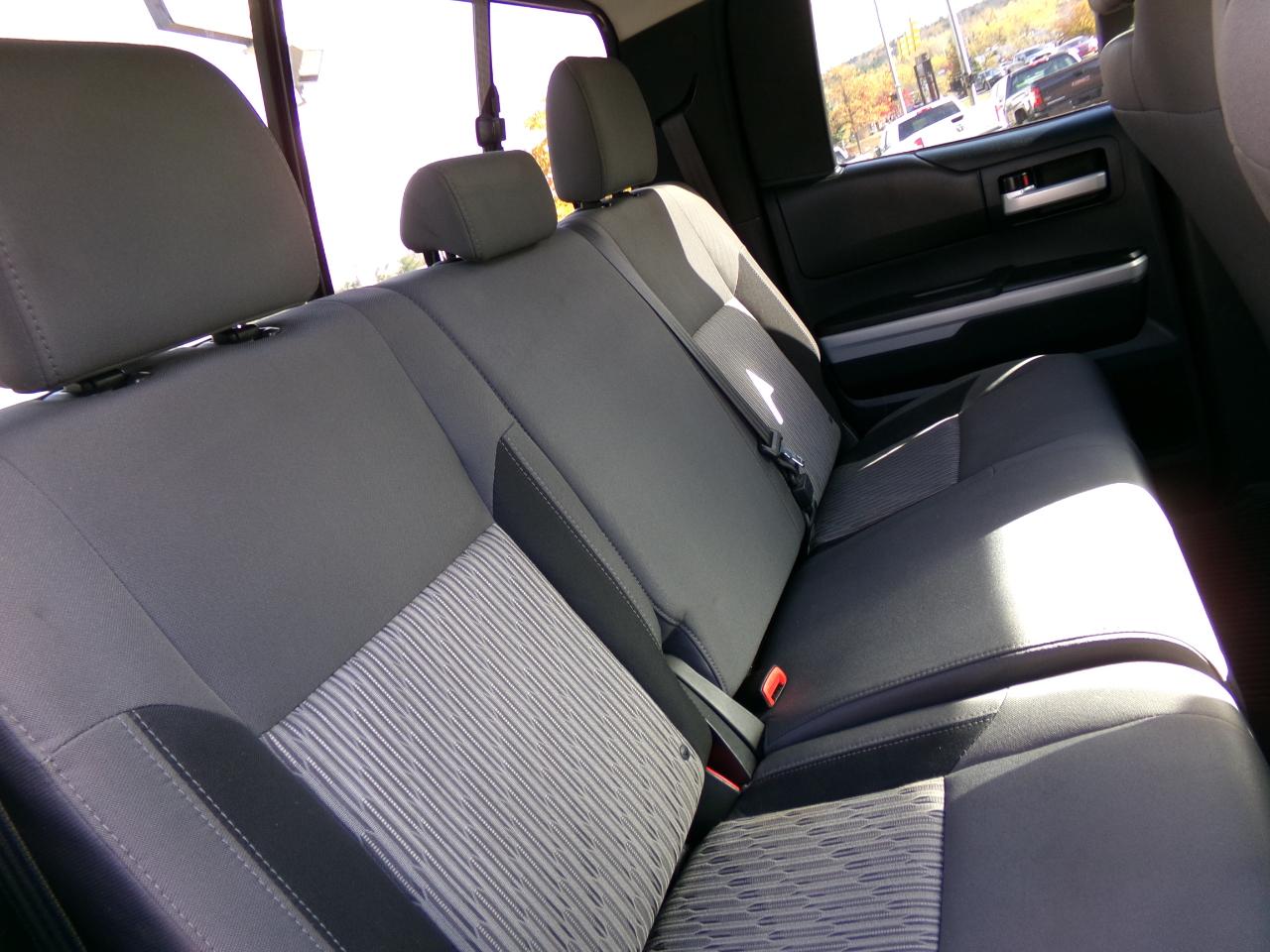 Toyota Tundra 4WD Truck Double Cab 5.7L V8 6-Spd AT SR5 (Natl) 2016