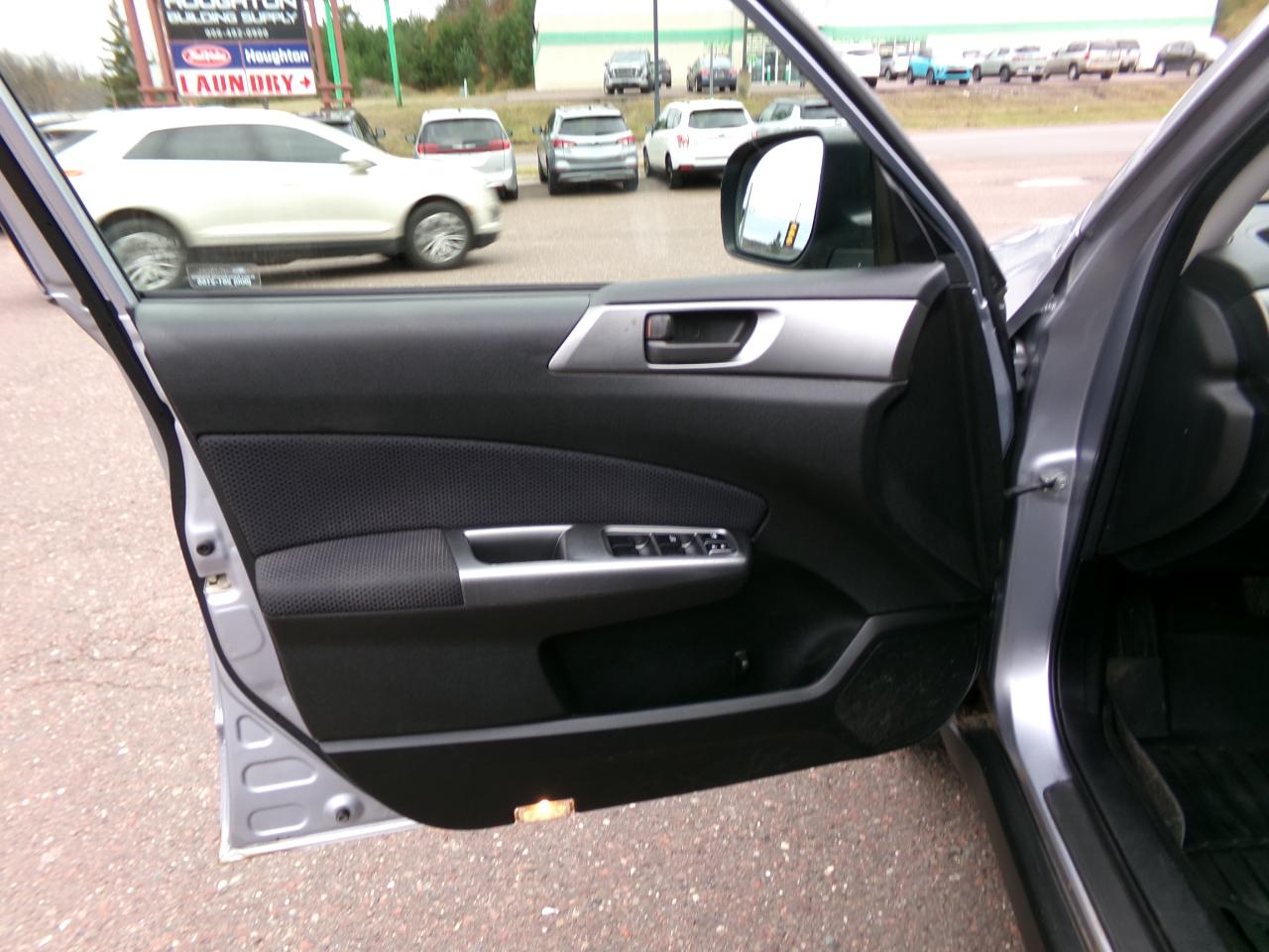 Subaru Forester 4dr Auto 2.5X 2012