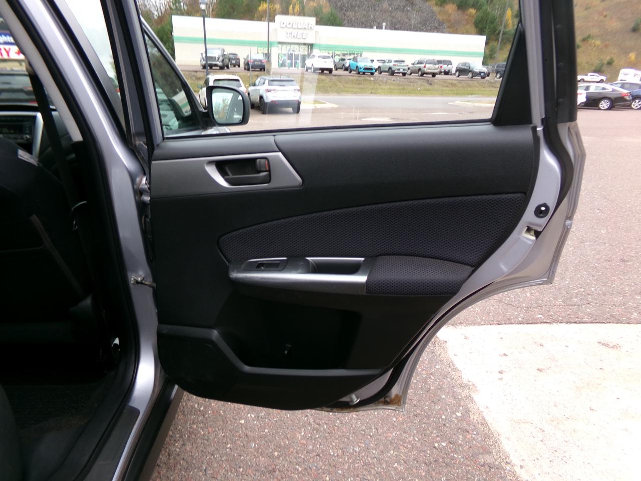 Subaru Forester 4dr Auto 2.5X 2012