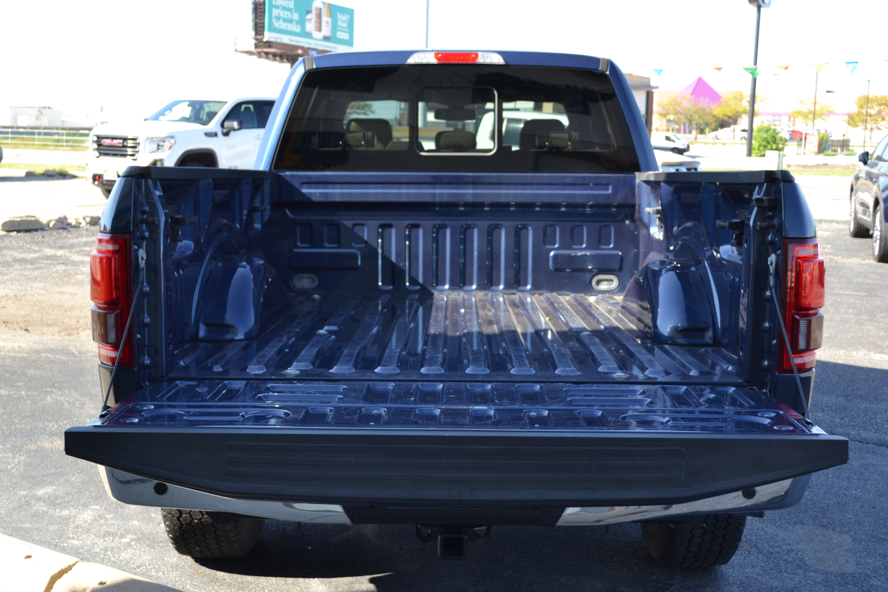 2017 Ford F-150 Lariat photo 2