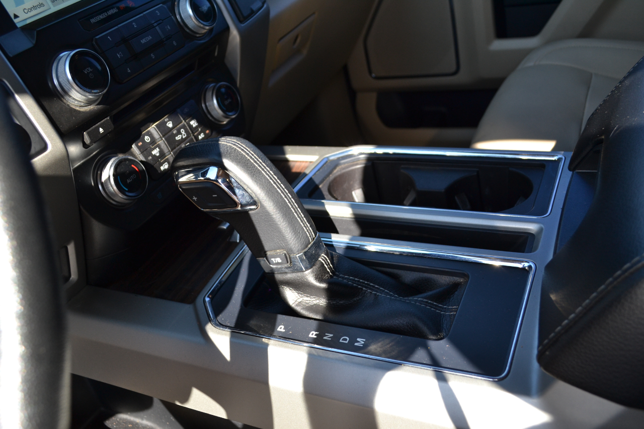 2017 Ford F-150 Lariat photo 19