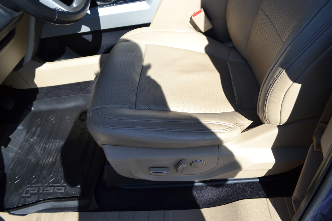 2017 Ford F-150 Lariat photo 22