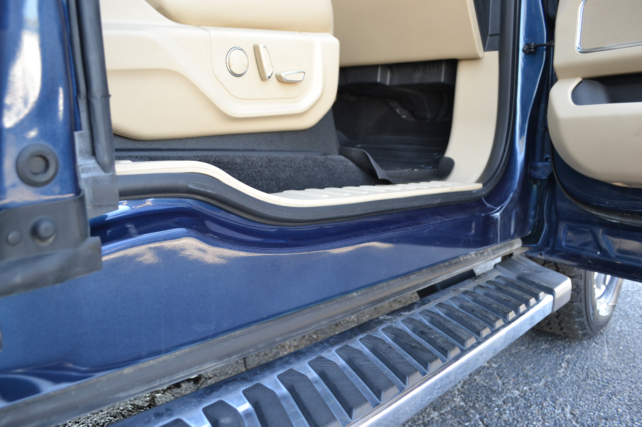 2017 Ford F-150 Lariat photo 36