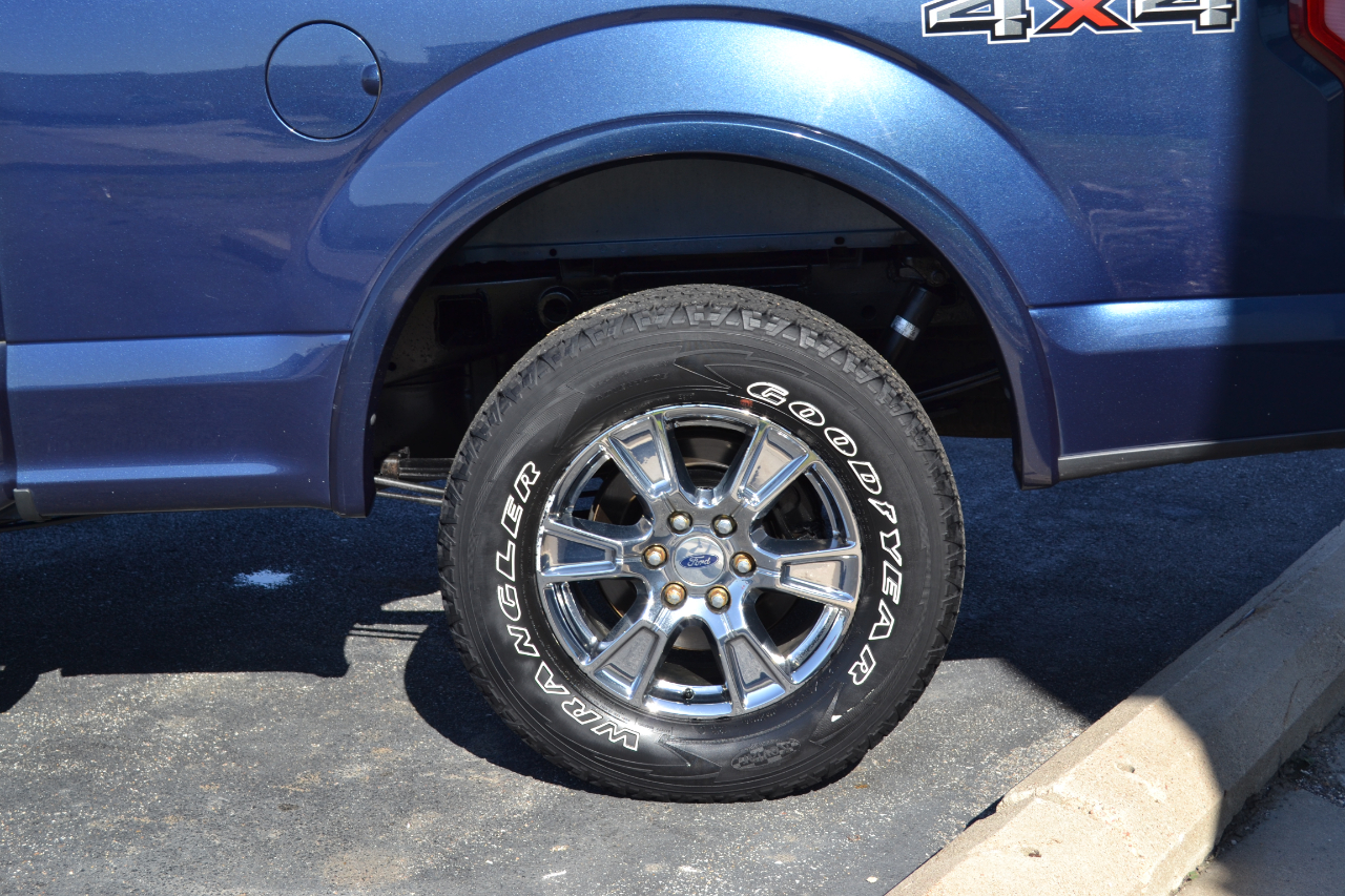 2017 Ford F-150 Lariat photo 48