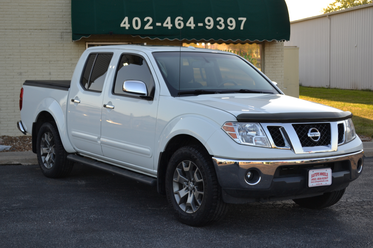 2017 Nissan Frontier PRO-4X Crew Cab photo 8