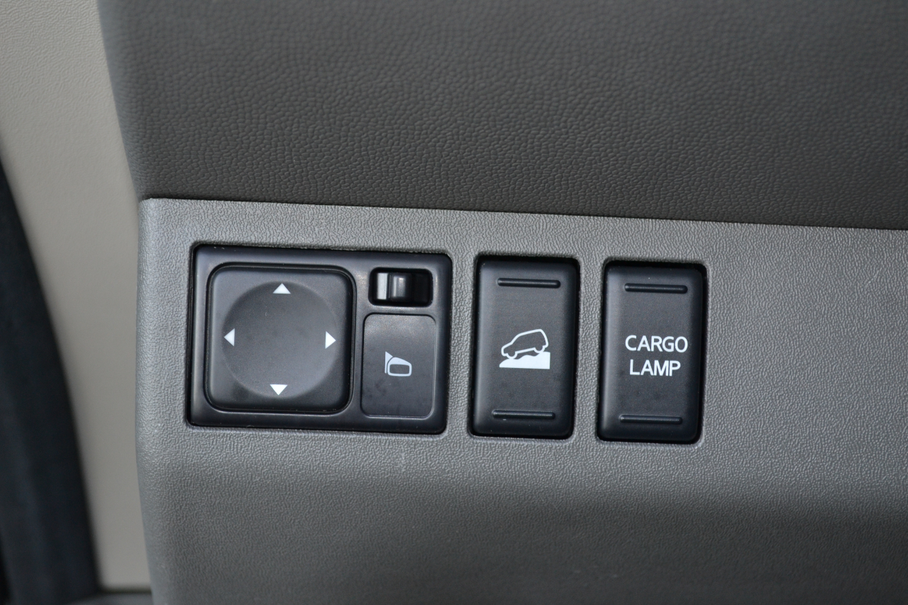 2017 Nissan Frontier PRO-4X Crew Cab photo 10