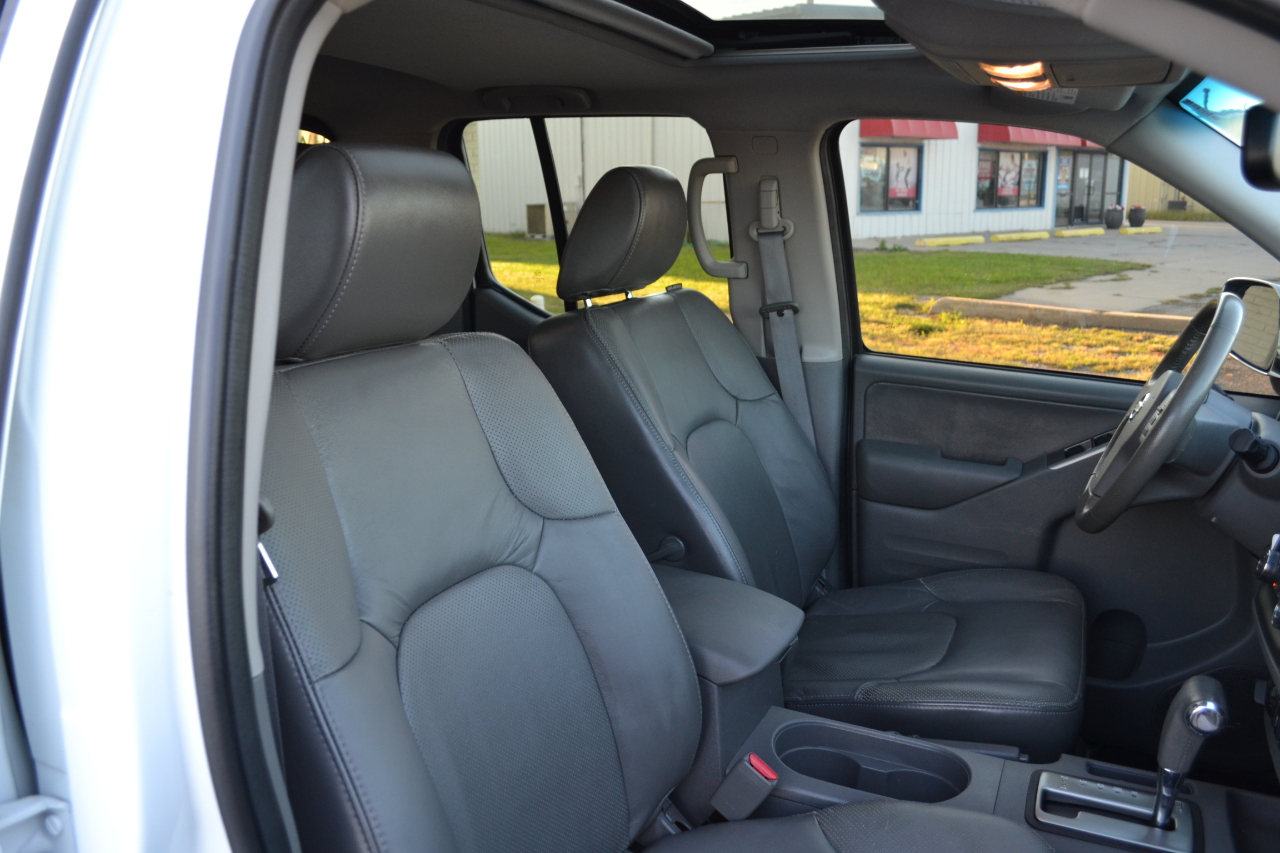 2017 Nissan Frontier PRO-4X Crew Cab photo 29