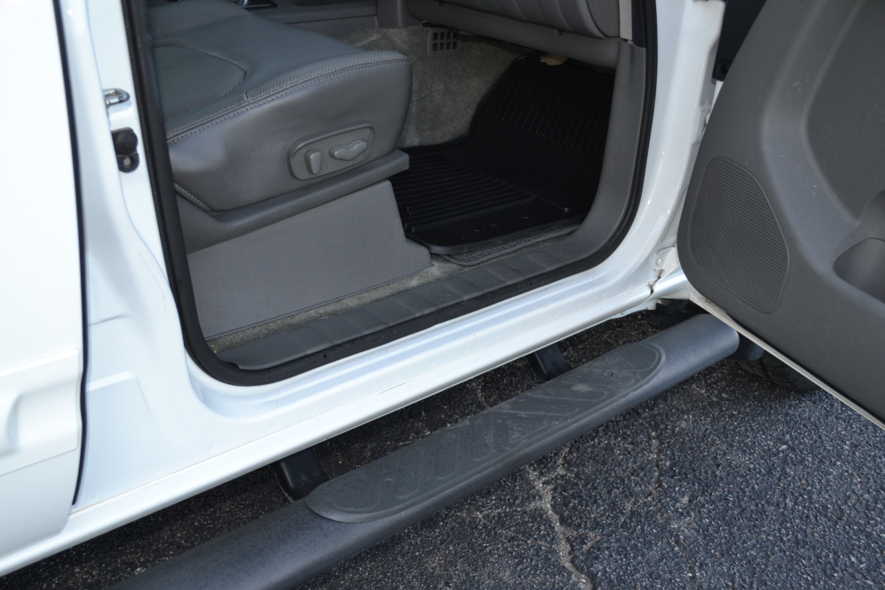 2017 Nissan Frontier PRO-4X Crew Cab photo 33