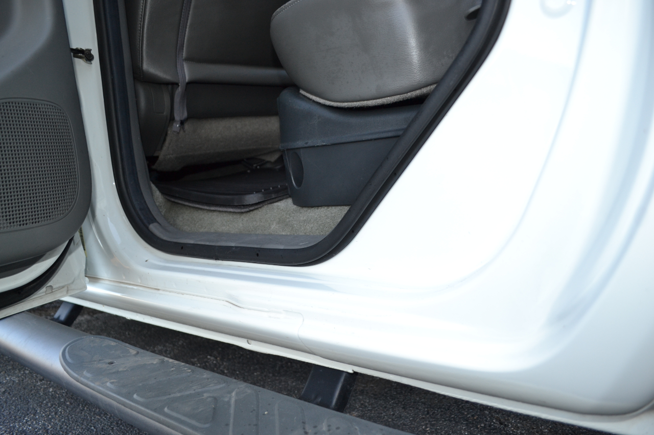 2017 Nissan Frontier PRO-4X Crew Cab photo 43