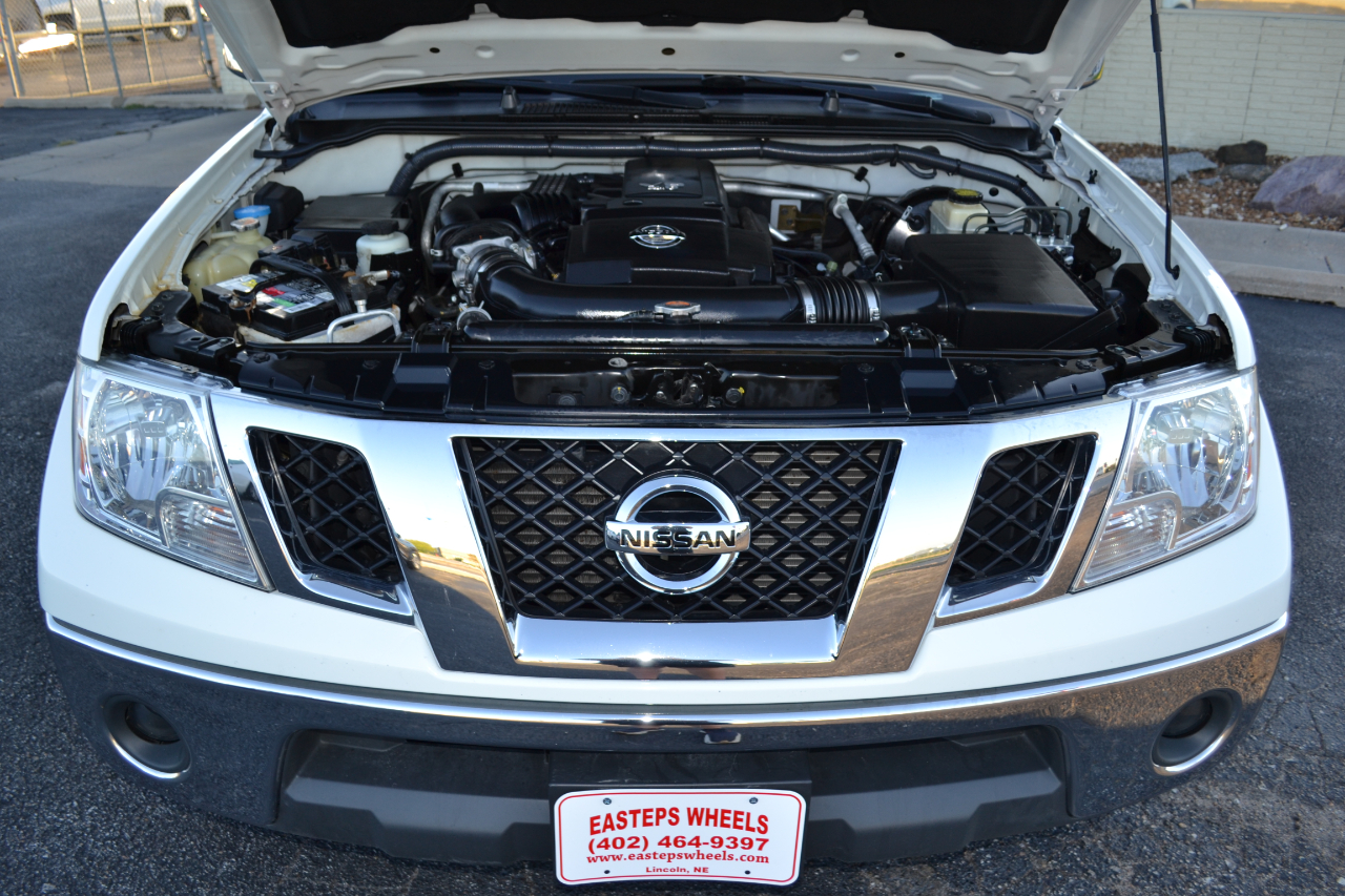 2017 Nissan Frontier PRO-4X Crew Cab photo 44