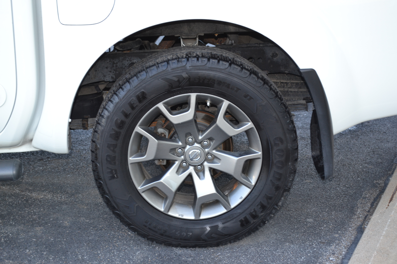 2017 Nissan Frontier PRO-4X Crew Cab photo 50