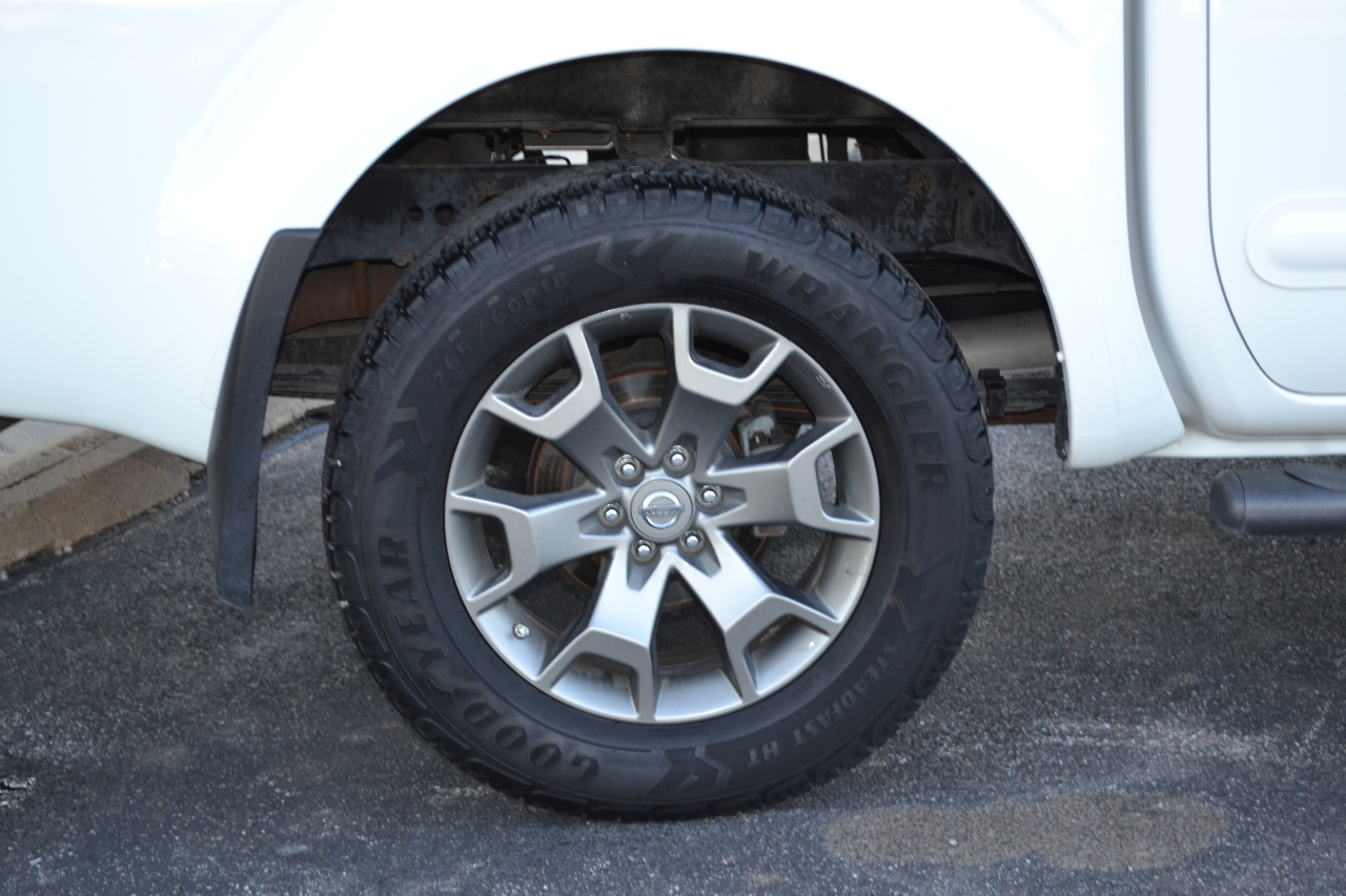2017 Nissan Frontier PRO-4X Crew Cab photo 51