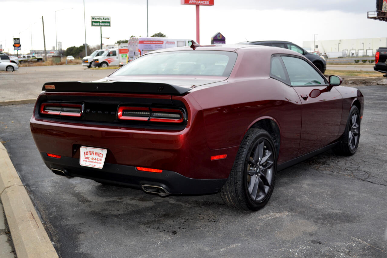 Dodge Challenger GT AWD 2021