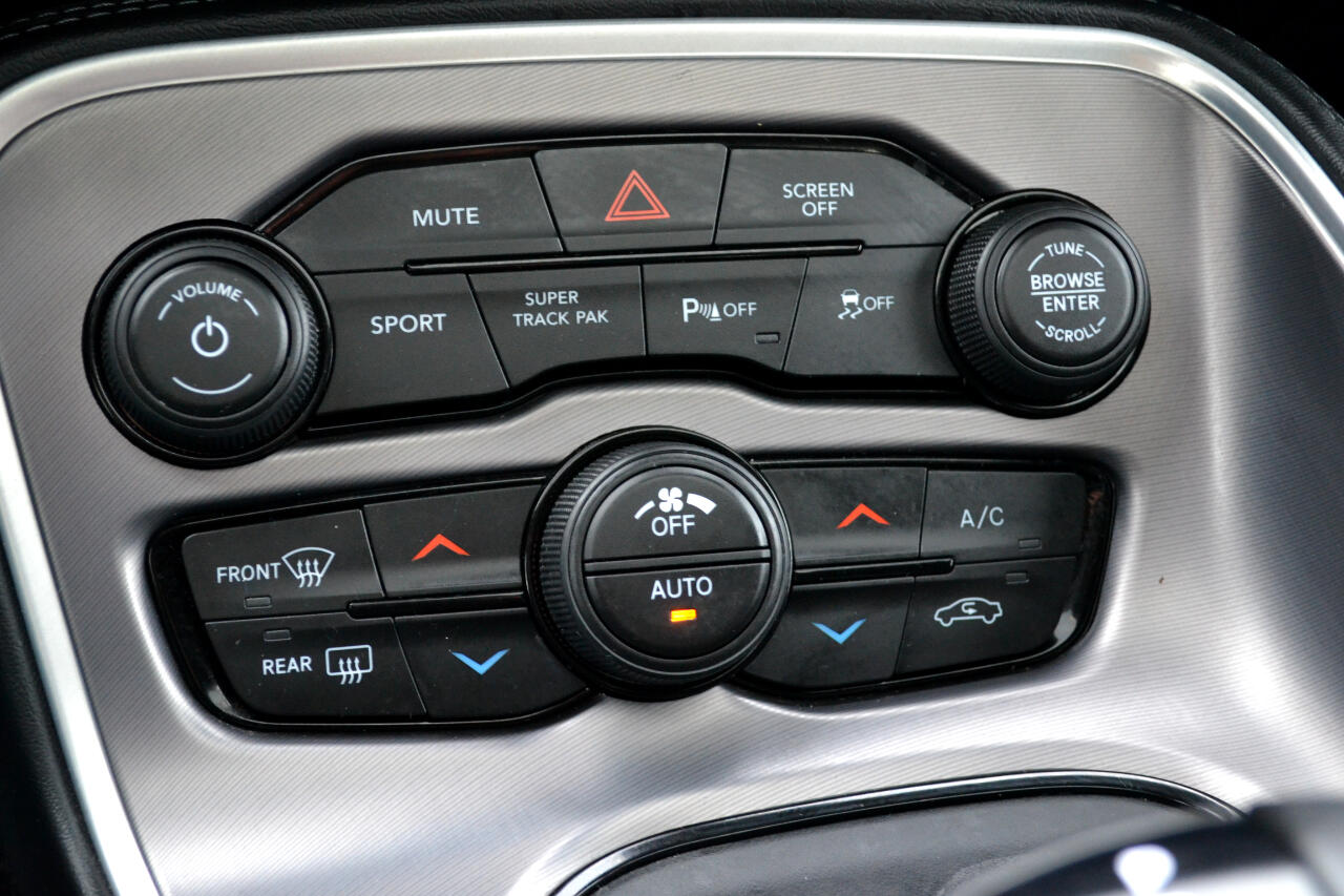 Dodge Challenger GT AWD 2021