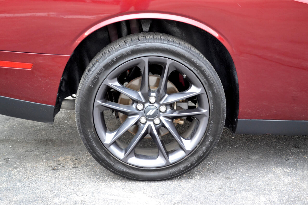 Dodge Challenger GT AWD 2021