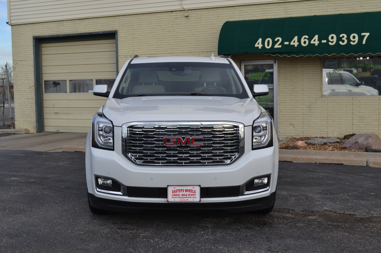 GMC Yukon XL Denali 4WD 2017