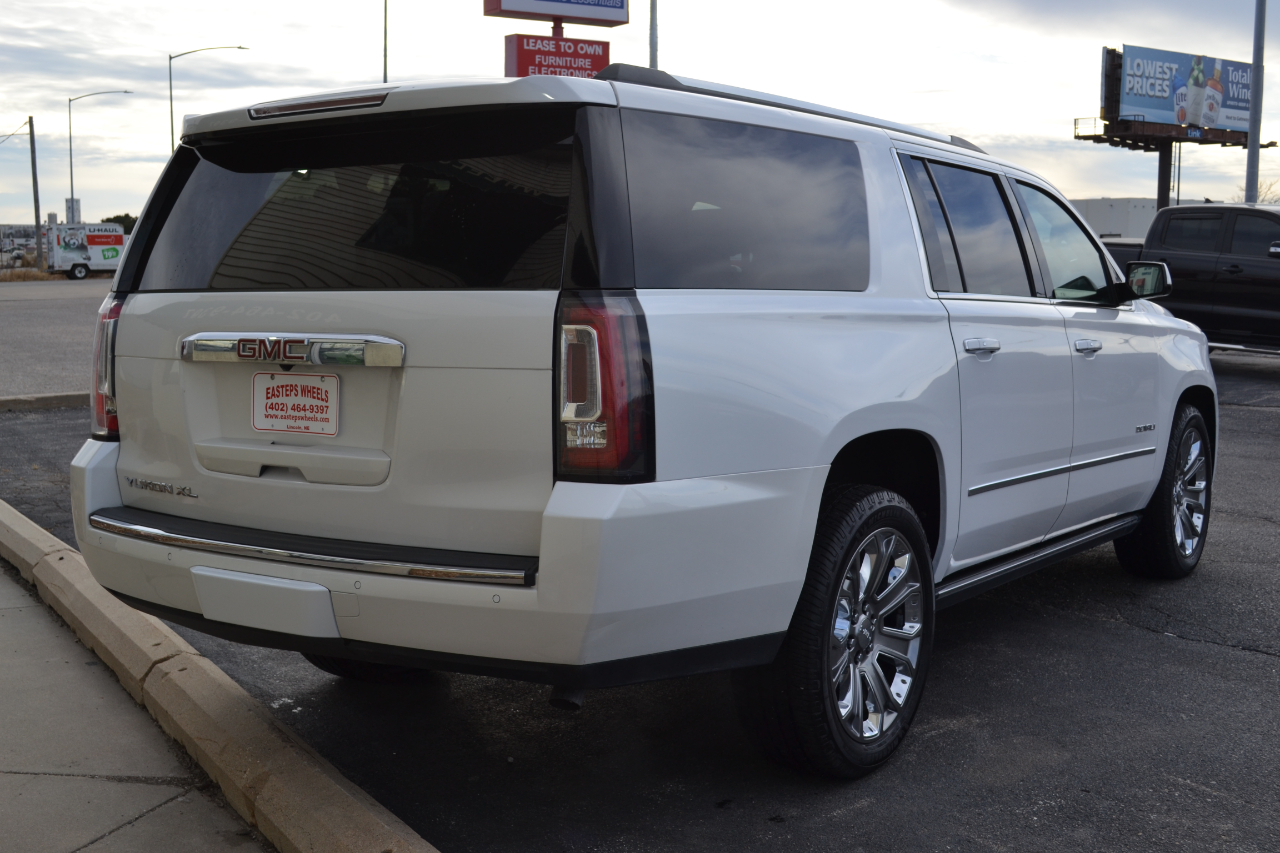 GMC Yukon XL Denali 4WD 2017