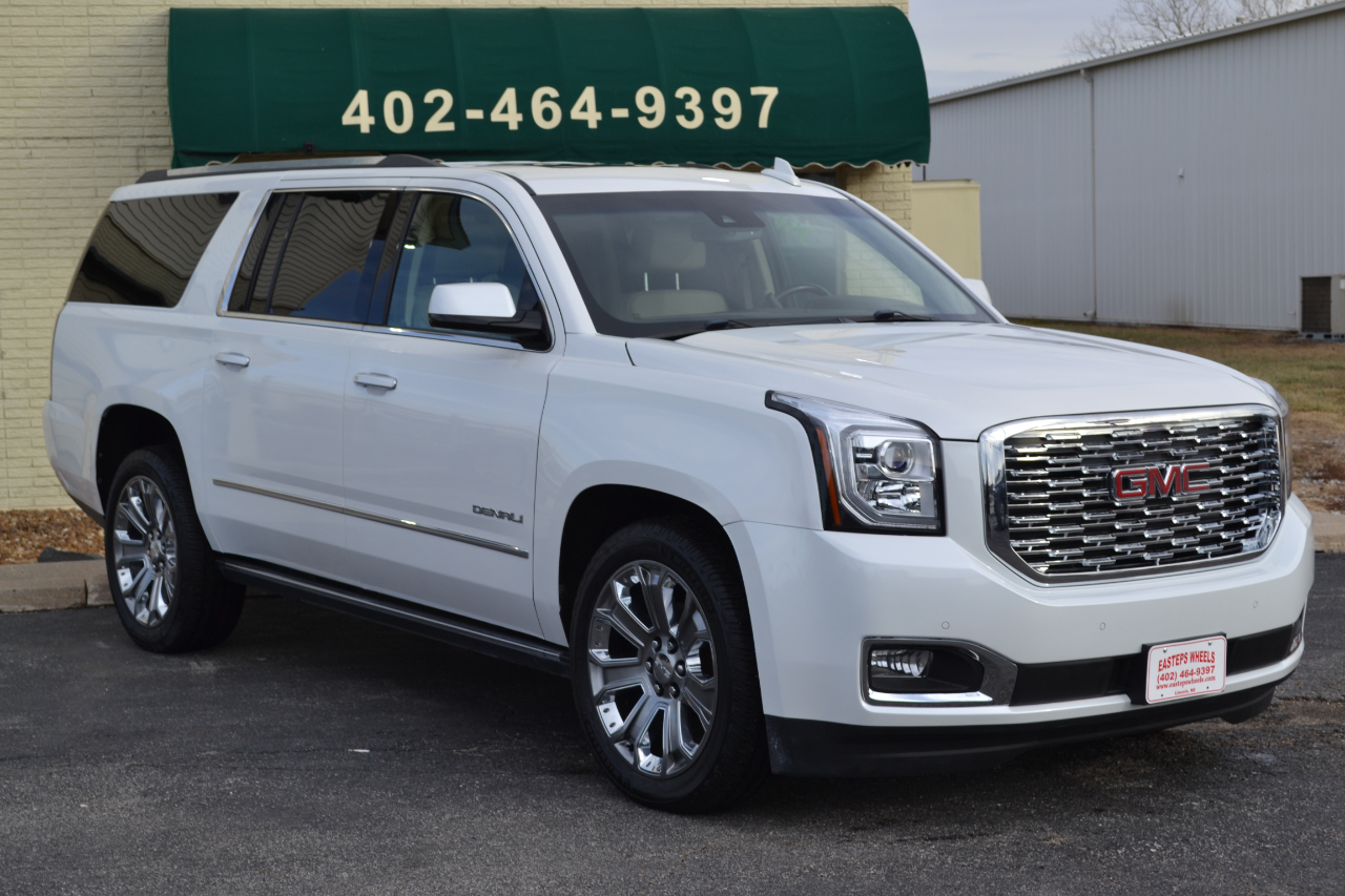 GMC Yukon XL Denali 4WD 2017