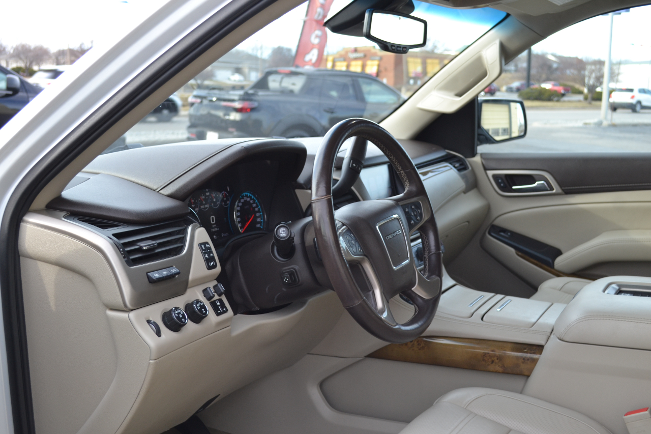 GMC Yukon XL Denali 4WD 2017