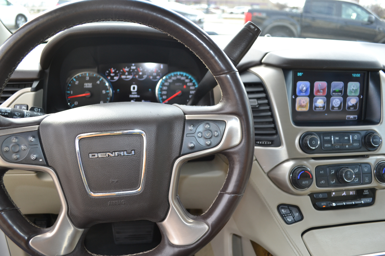 GMC Yukon XL Denali 4WD 2017